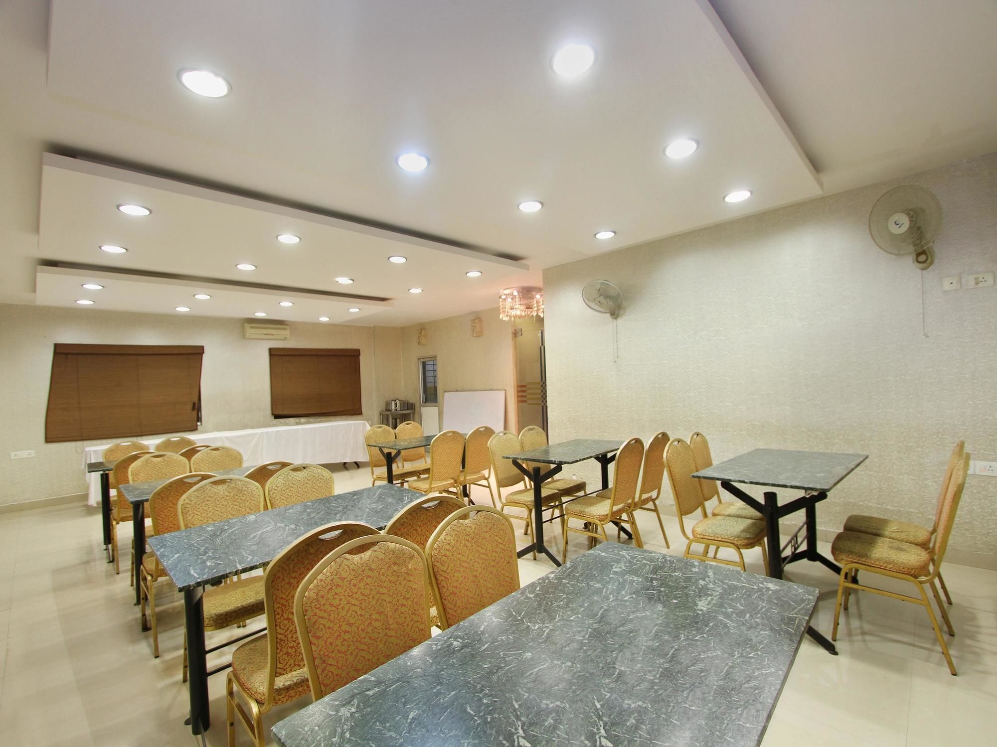 Oyo 435 Hotel Amshi International Bangalore Ngoại thất bức ảnh