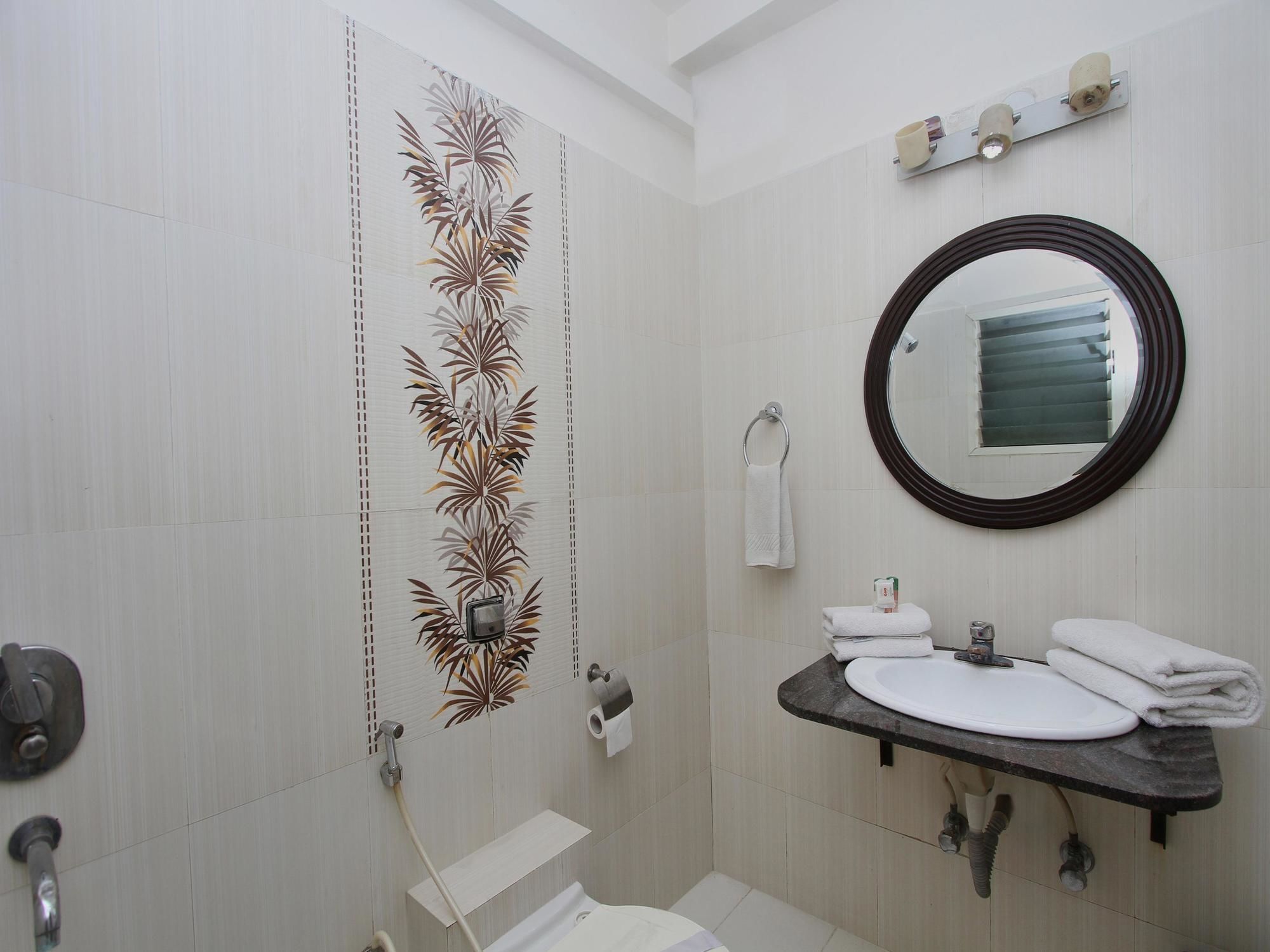 Oyo 435 Hotel Amshi International Bangalore Ngoại thất bức ảnh